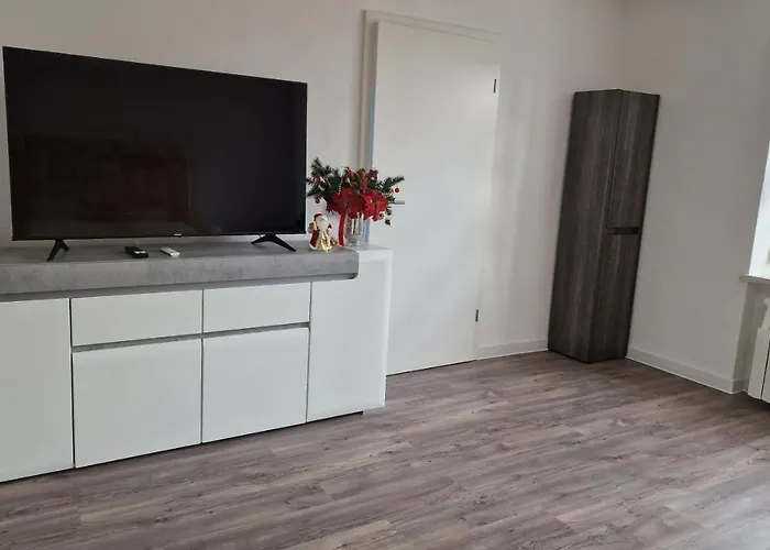 Grosszuegige Peter In Apartment *