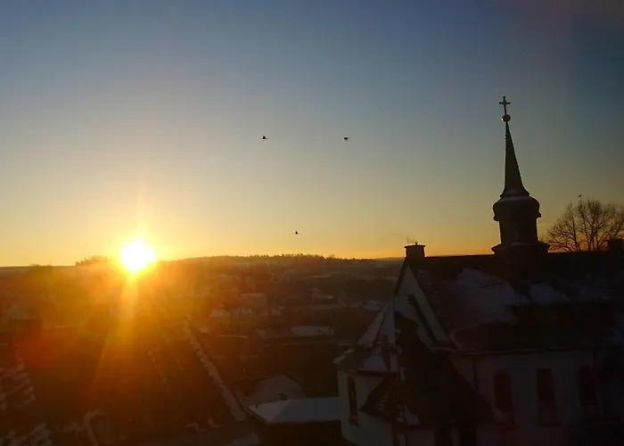 Grosszuegige Peter In Apartment
