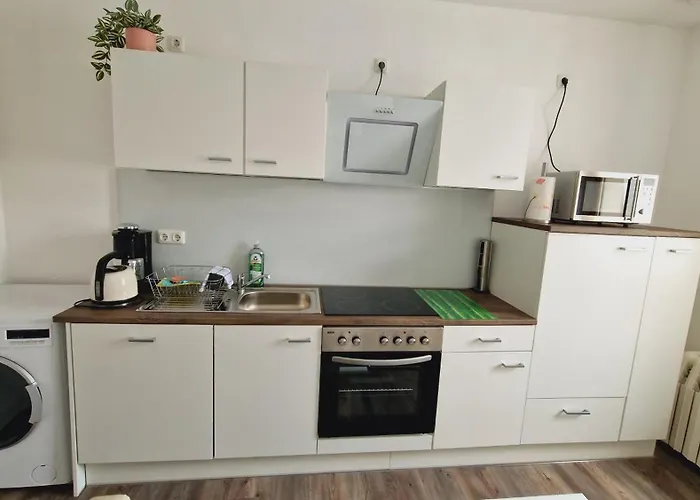 Grosszuegige Peter In Apartment